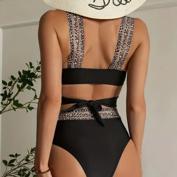 Leopard Print two piece bathing suit - Picture 3 of 4